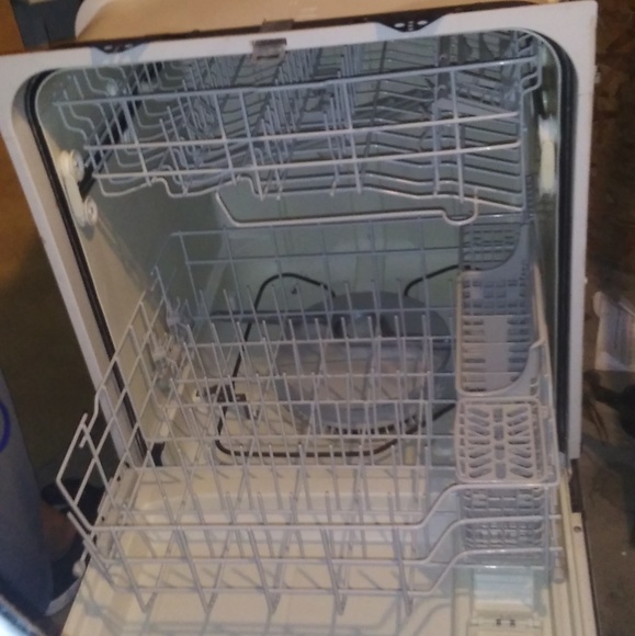 Kenmore Dishwasher - Picture 3 of 4